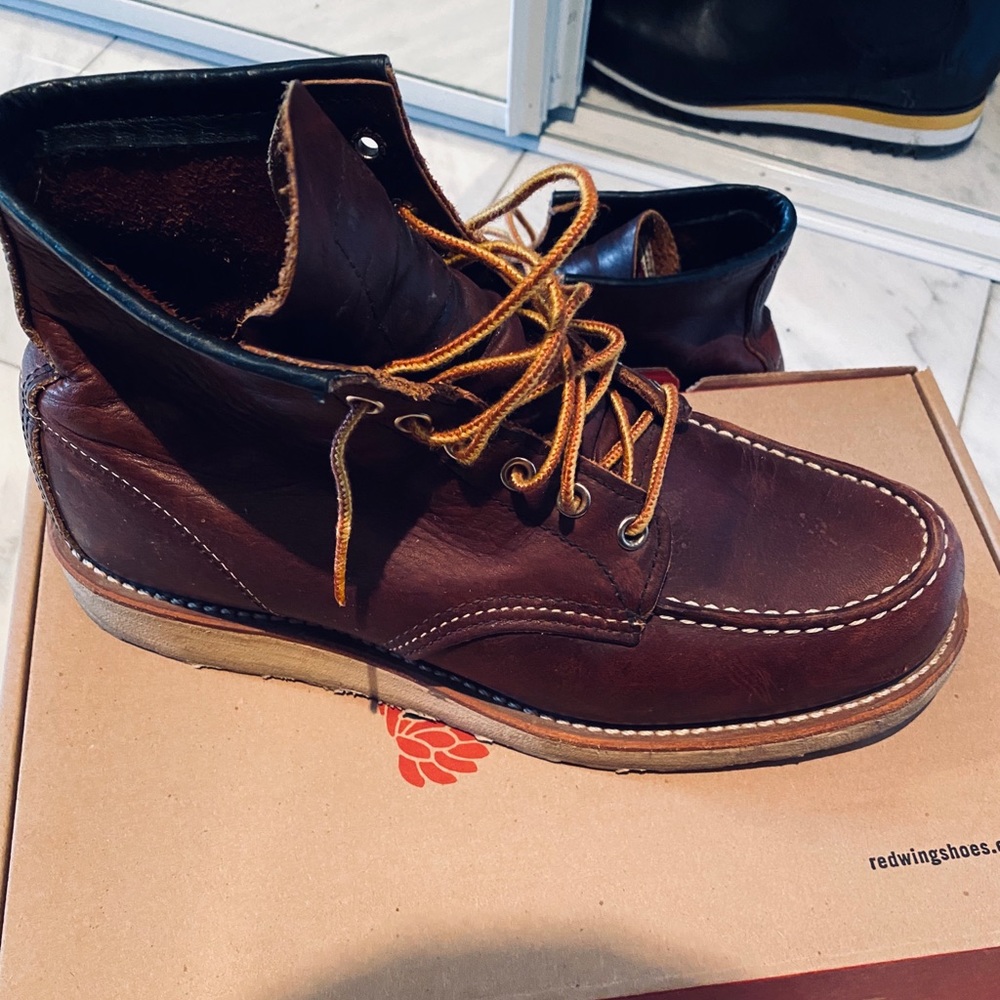 Red wing classic moc men’s boots worn 9 times